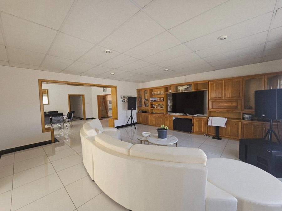 4 Bedroom Property for Sale in Ladybrand Free State